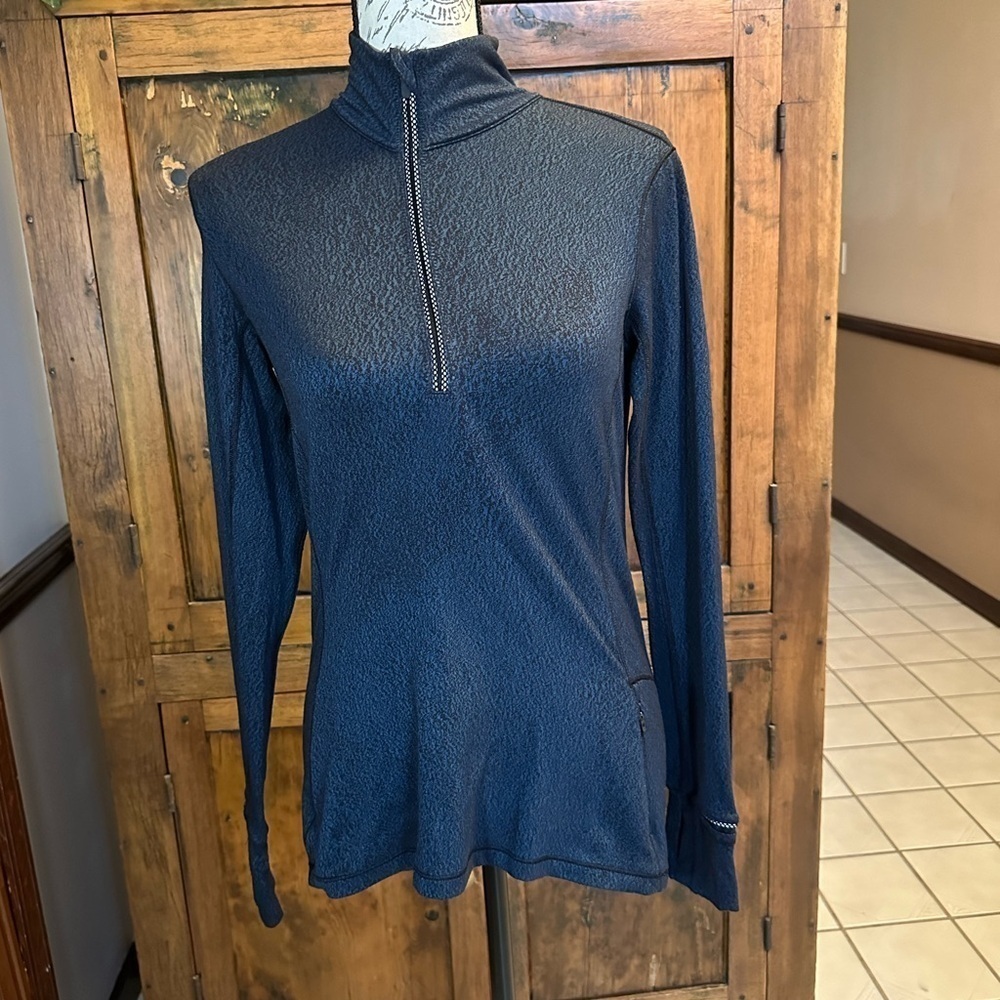 Lululemon Women’s Outrun 1/2 Zip Likely a 6